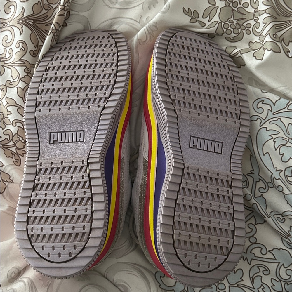 Puma White Sneakers with Multicolor Sides xxxNOTExxc…some wear inside—foot rim - Picture 5 of 8